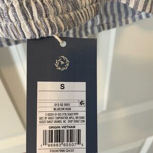 Universal Thread Blue and White Crop Top